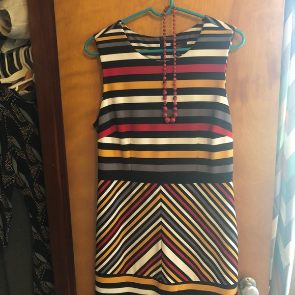 Striped dress size 12 - Picture 4 of 5